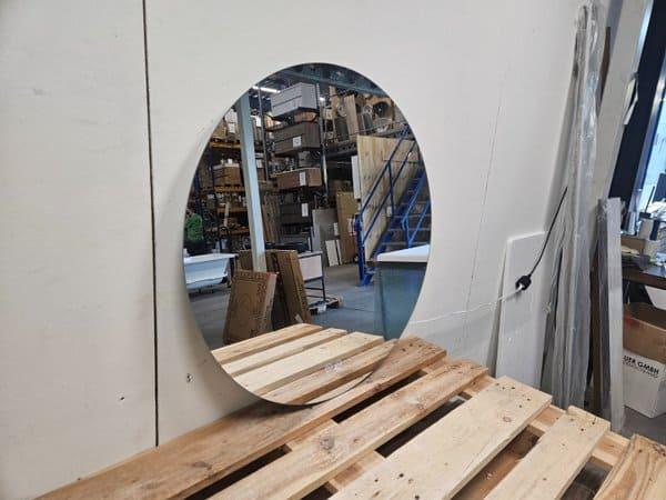 Spiegel rond 80 cm met verlichting en verwarming, Doe-het-zelf en Verbouw, Sanitair, Overige typen, Nieuw, Ophalen of Verzenden