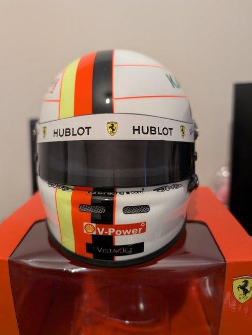 Ferrari - F1 - Sebastian Vettel - 2019 - Schaal 1/2 helm, Verzamelen, Automerken, Motoren en Formule 1