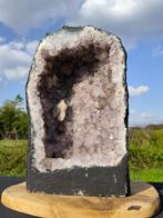 Grote amethist geode, uniek, een geologische pracht van de