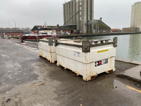 Mobiele opslagtank voor verlopen olie 3000 liter met pomp, Zakelijke goederen, Machines en Bouw | Kranen en Graafmachines