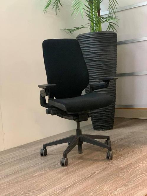 Refurbished Steelcase Gesture bureaustoel, 4d armpads, Huis en Inrichting, Bureaustoelen, Bureaustoel, Zwart, Zo goed als nieuw