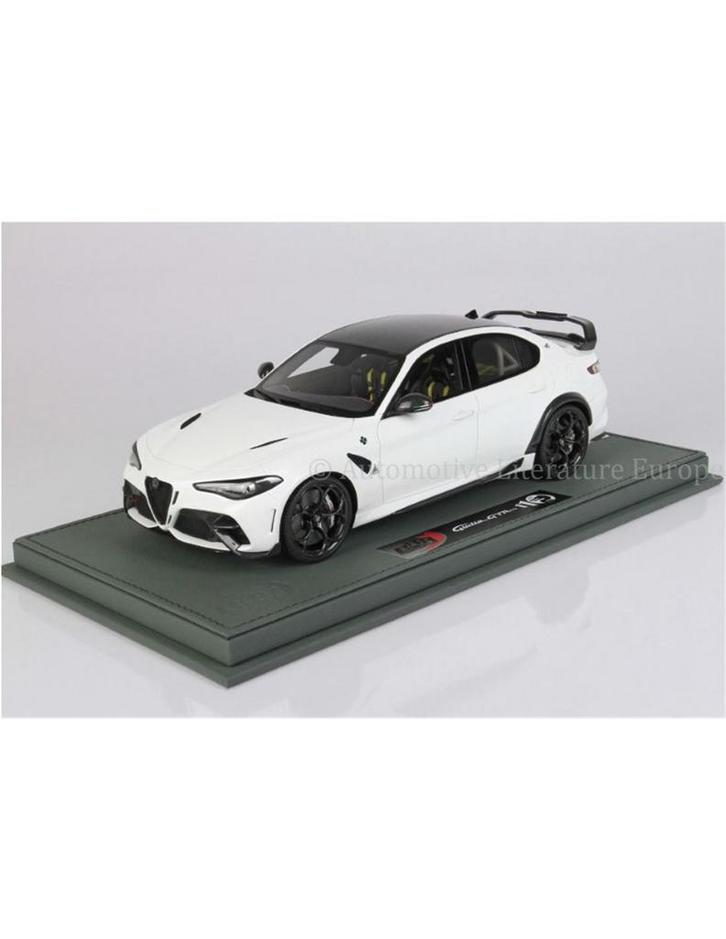 2021 ALFA ROMEO GIULIA GTAM BIANCO TROFEO BBR MODELAUTO, Hobby en Vrije tijd, Modelauto's | 1:18