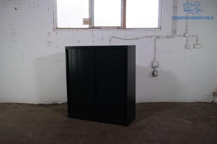 Schaffenburg | Roldeurkast | Tweedehands | Zwart | 2 legbord, Huis en Inrichting, Kasten | Roldeurkasten en Archiefkasten, Gebruikt