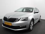 Zakelijke Lease |  Škoda Octavia 1.5 TSI Greentech Ambition, Auto's, Automaat, Stof, Gebruikt, Overige kleuren