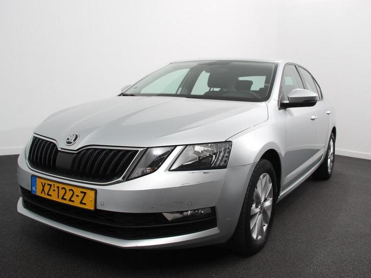 Zakelijke Lease |  Škoda Octavia 1.5 TSI Greentech Ambition, Auto's, Skoda, Lease, Zwart, Automaat, Hatchback, Overige kleuren