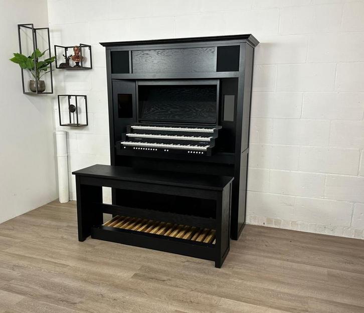 Content Cambiare 315 (SW), Muziek en Instrumenten, Orgels, 3 klavieren, Orgel, Nieuw