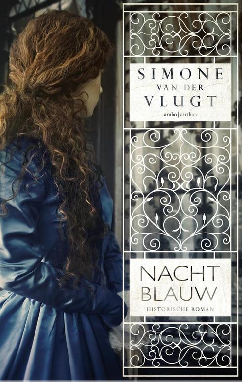Nachtblauw 9789026334061 Simone van der Vlugt, Boeken, Historische romans, Gelezen, Verzenden