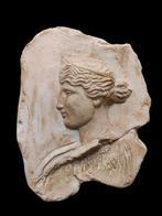 sculptuur, Bassorilievo  Diana  - 20 cm - mineraalsteen