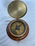 Maritieme objecten - Vintage tafelklok van brons en hout