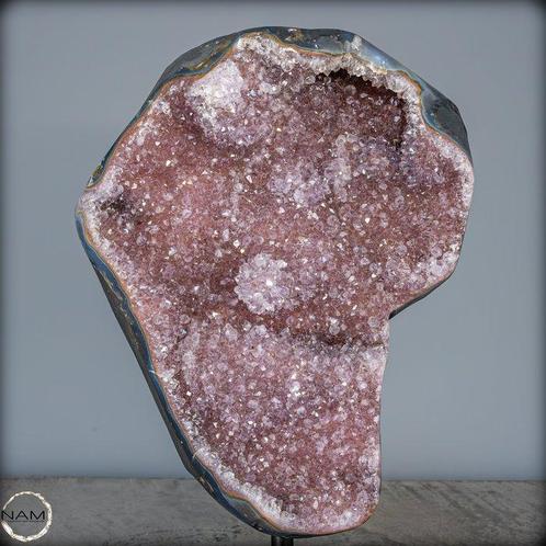 Natuurlijke roze-rode amethist op standaard, Uruguay-, Verzamelen, Mineralen en Fossielen