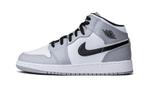 Air Jordan 1 Mid Light Smoke Grey - maat 45.5 (Sneakers), Kleding | Dames, Verzenden, Nieuw, Sneakers of Gympen, Grijs