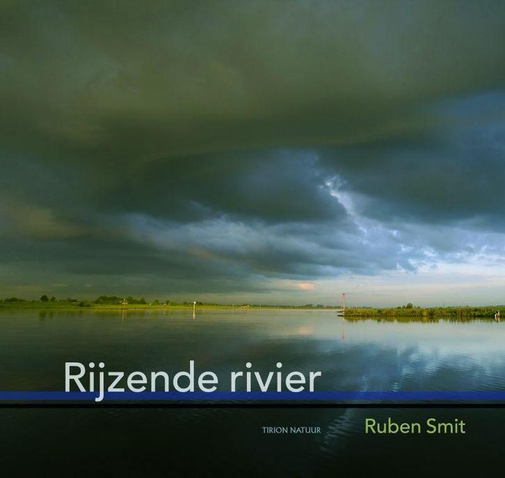Rijzende rivier 9789052107172 R. Smit, Boeken, Hobby en Vrije tijd, Gelezen, Verzenden