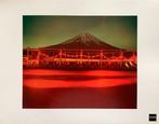Chris Steele-Perkins (1947–) - Road works near Mount Fuji,, Antiek en Kunst