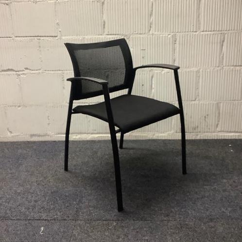 Tweedehands vergaderstoel 4 poot, met netwave rug - zwart, Huis en Inrichting, Stoelen, Eén, Zwart, Gebruikt, Stof, Ophalen of Verzenden