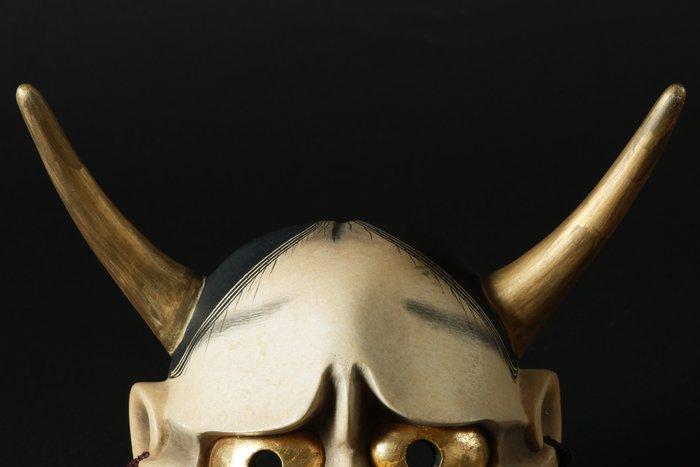 Noh masker - Hannya () met goudbladogen, gesigneerd Seifu, Antiek en Kunst, Antiek | Overige Antiek