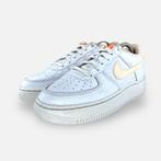 Nike Air Force 1 GS Crimson Tint - Maat 36.5, Kleding | Dames, Schoenen, Verzenden, Nike, Sneakers of Gympen, Gedragen