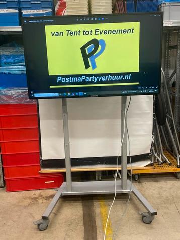 55inch Monitor met lift beschikbaar voor biedingen