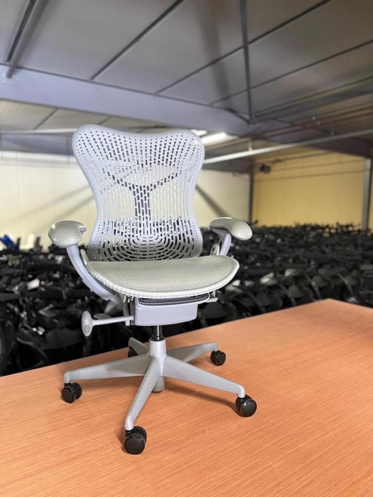 Aanbieding 350 x Herman Miller Mirra Full Option - Opgeknapt, Huis en Inrichting, Bureaustoelen, Bureaustoel, Overige kleuren