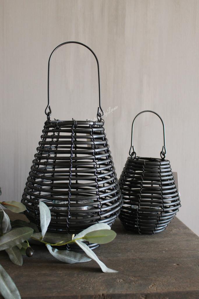 Windlicht zwart rotan look Julide 26 cm, Huis en Inrichting, Woonaccessoires | Kandelaars en Kaarsen, Nieuw, Ophalen of Verzenden