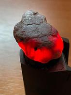 Robijn Ruw. 95,5 Ct. Prachtige Mozambique Blood Ruby, Verzamelen, Mineralen en Fossielen