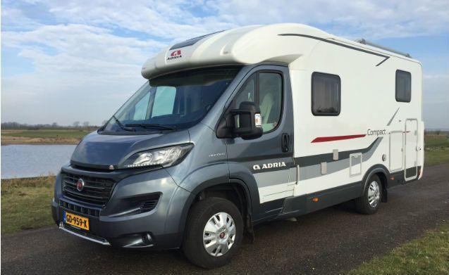 2 pers. Adria Mobil camper huren in Wijk bij Duurstede? Vana, Caravans en Kamperen, Verhuur