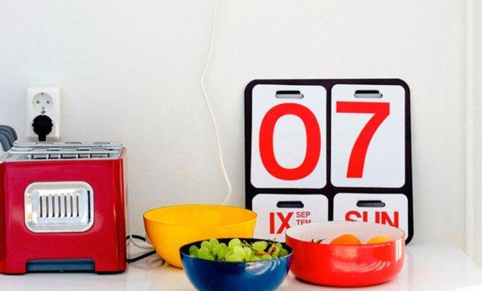 Eeuwigdurende kalender - Danese - Formosa - Perpetueel, Antiek en Kunst, Antiek | Meubels | Stoelen en Banken