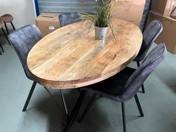 Mooie nieuwe set: ovale eettafel met 4 stoelen slechts € 500 beschikbaar voor biedingen