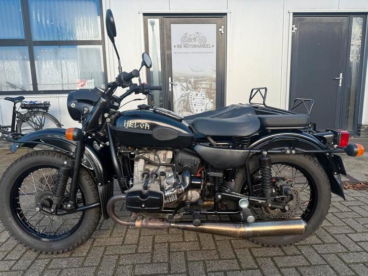 URAL EN DNEPR MOTOREN MET ZIJSPAN, Motoren, Motoren | Zijspanmotoren