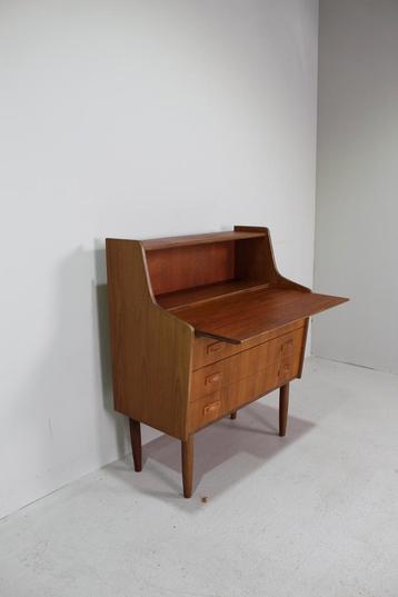 Vintage secretaire, bureau, wandkast Deens Design beschikbaar voor biedingen