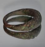 Middeleeuws Brons Ring Faux Touw. (Zonder Minimumprijs)