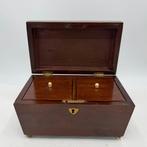 Decoratief ornament - Frankrijk - Theekistje - tea caddy