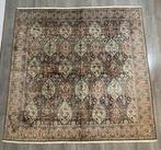 Sarouck - Vloerkleed - 240 cm - 242 cm - Zijde gereinigd, Nieuw