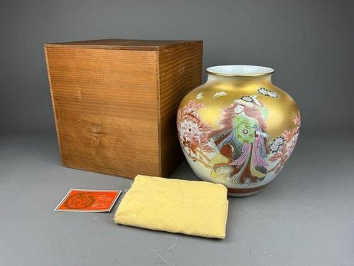 Vaas - Porselein - Japan - Kutani Dansende Hofschenees, Antiek en Kunst, Antiek | Overige Antiek