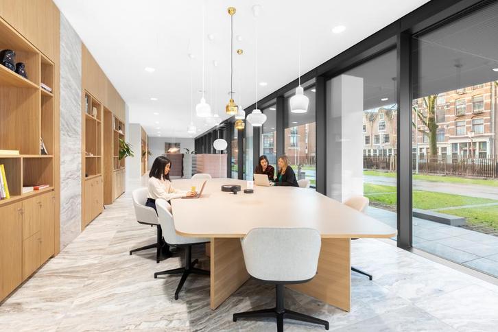 Coworkingruimte in De Walvis, Zakelijke goederen, Bedrijfs Onroerend goed