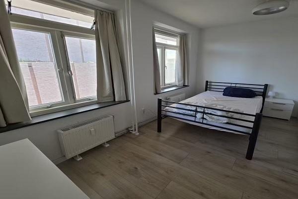 Kamer Van Swietenlaan in Rotterdam, Huizen en Kamers, Kamers te huur, 20 tot 35 m², Rotterdam