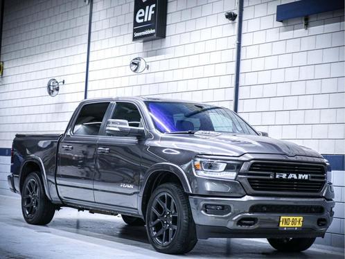 Dodge Ram 1500 Laramie | 5.7 V8 4x4 Crew Cab, Auto's, Bestelauto's, Dealer onderhouden, Lease, Zwart, Automaat, Overige kleuren