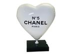 Veiling - Uniek Cobra Art | Chanel N°5 Balloon Heart Sculpt, Nieuw