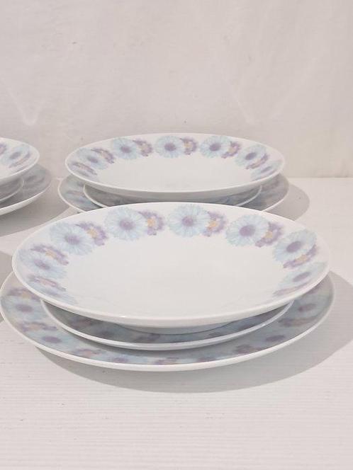 Copie Limoges - Tafelservies voor 6 (18) - Parian ware -, Antiek en Kunst, Antiek | Meubels | Tafels