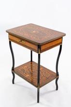 Bijzettafel - Buxushout, Kersenhout, Mahonie, Ormolu, Thuya,