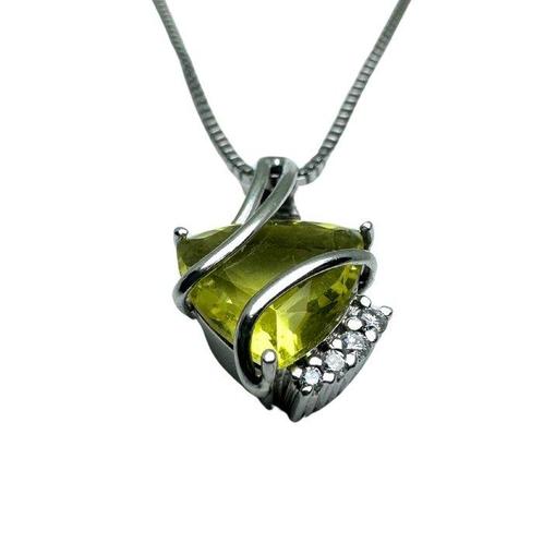 Ketting met hanger - 18 karaat Witgoud - 6.10ct. tw. Olivijn, Sieraden, Tassen en Uiterlijk, Antieke sieraden