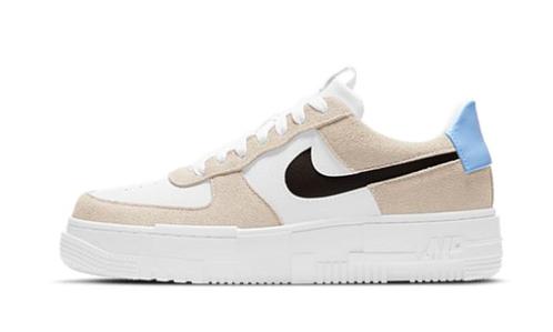 Nike Air Force 1 Low Pixel Desert Sand - maat 38.5, Kleding | Dames, Schoenen, Beige, Nieuw, Sneakers of Gympen, Verzenden