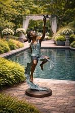 Beeld, Bronze - Girl with Butterfly - 114.5 cm - Brons