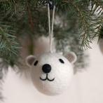 Kerstbal Vilt - IJsbeertje / Winterdieren - 8cm - Rond - Fai, Diversen, Kerst, Ophalen of Verzenden, Nieuw