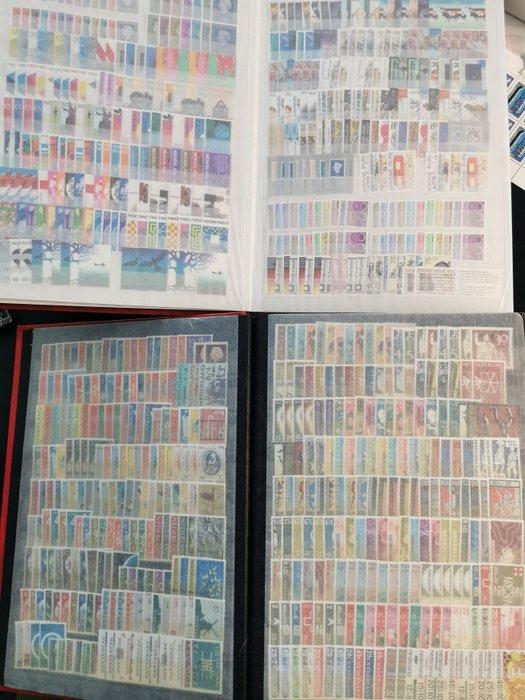 Nederland 1940/2001 - Postfrisse voorraad in 2 Davo/Importa, Postzegels en Munten, Postzegels | Nederland