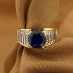 18 Krt. Gouden entourage ring met synthetische saffier en..., Sieraden, Tassen en Uiterlijk, Gebruikt, Overige kleuren, Ophalen of Verzenden
