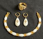 Religieuze set met parelmoer; Onze-Lieve-Vrouw Maria en, Antiek en Kunst