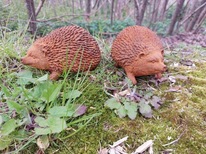 Beeld, set of 2 metal hedgehogs - 8 cm - Gietijzer, Antiek en Kunst, Curiosa en Brocante