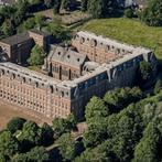 Gemeubileerde gestoffeerde studio met parkeerplaat..., 50 m² of meer, Maastricht