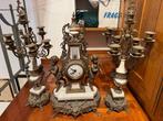 Klok en garnituur set (3) - Brons, Glas, Marmer, Messing -
