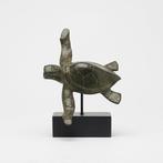 sculptuur, NO RESERVE PRICE - Bronze Patinated Turtle on a, Antiek en Kunst
